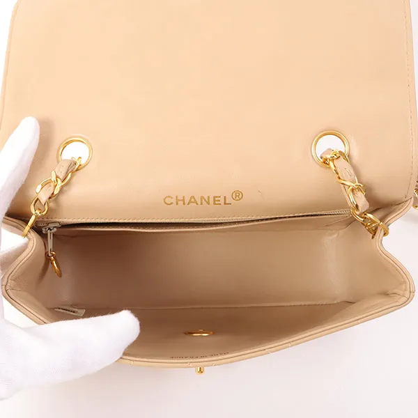 Chanel Around 1990 Made Edge Design Flap Turn-Lock Chain Bag Beige