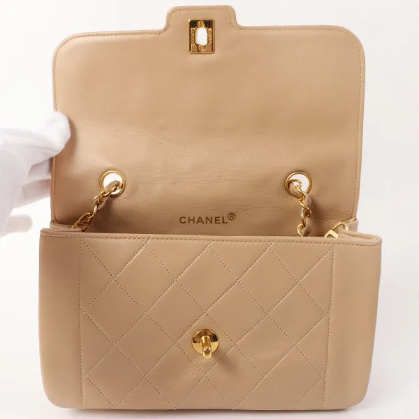 Chanel Around 1990 Made Edge Design Flap Turn-Lock Chain Bag Beige
