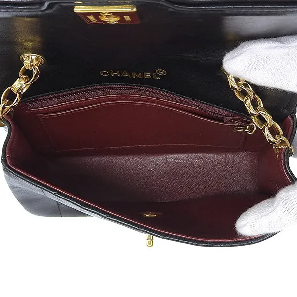 CHANEL Around 1990 Made Edge Design Flap Turn-Lock Chain Bag Black