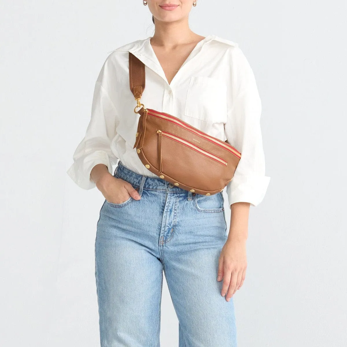 CHARLES CROSSBODY LRG - Mahogany Pebble/Brushed Gold Red Zip