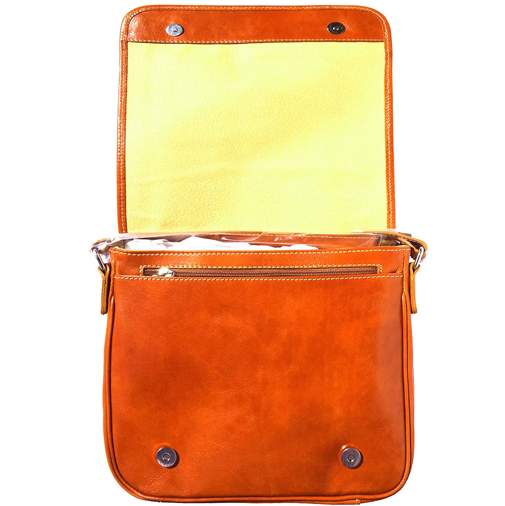 Christopher Messenger bag in cow leather