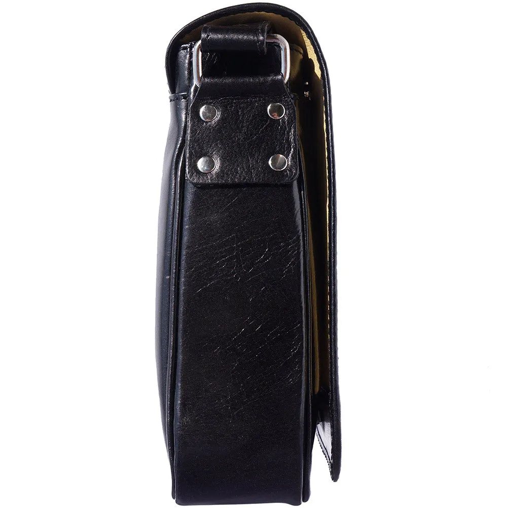 Christopher Messenger bag in cow leather